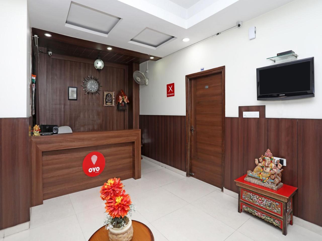 Oyo 680 Hotel Ranjana Heritage Lakhnaú Exteriér fotografie