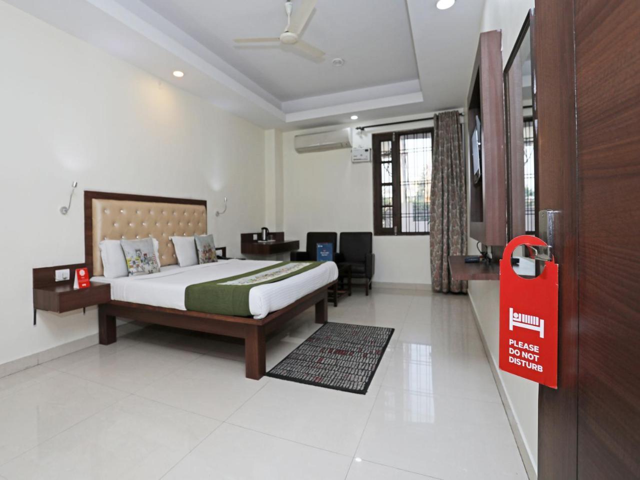 Oyo 680 Hotel Ranjana Heritage Lakhnaú Exteriér fotografie