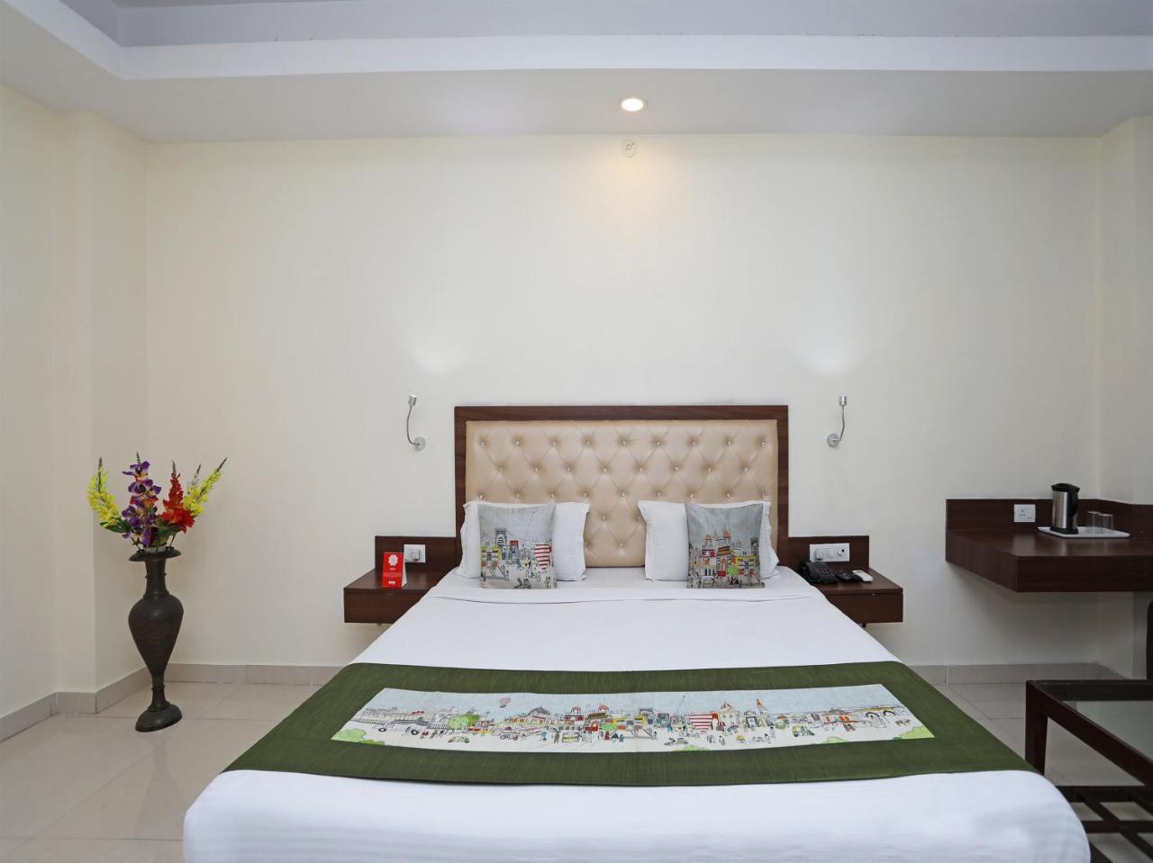 Oyo 680 Hotel Ranjana Heritage Lakhnaú Exteriér fotografie