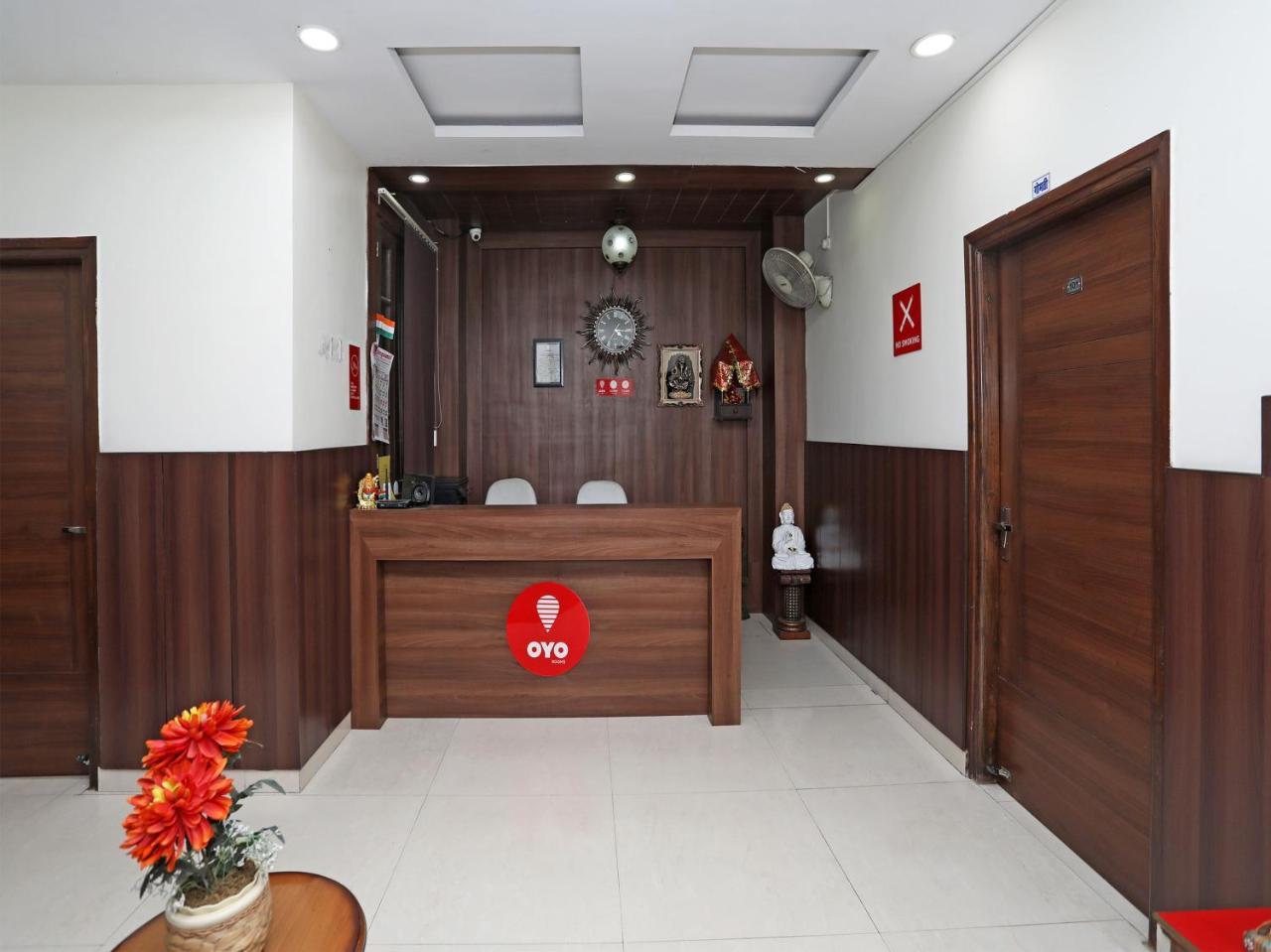 Oyo 680 Hotel Ranjana Heritage Lakhnaú Exteriér fotografie