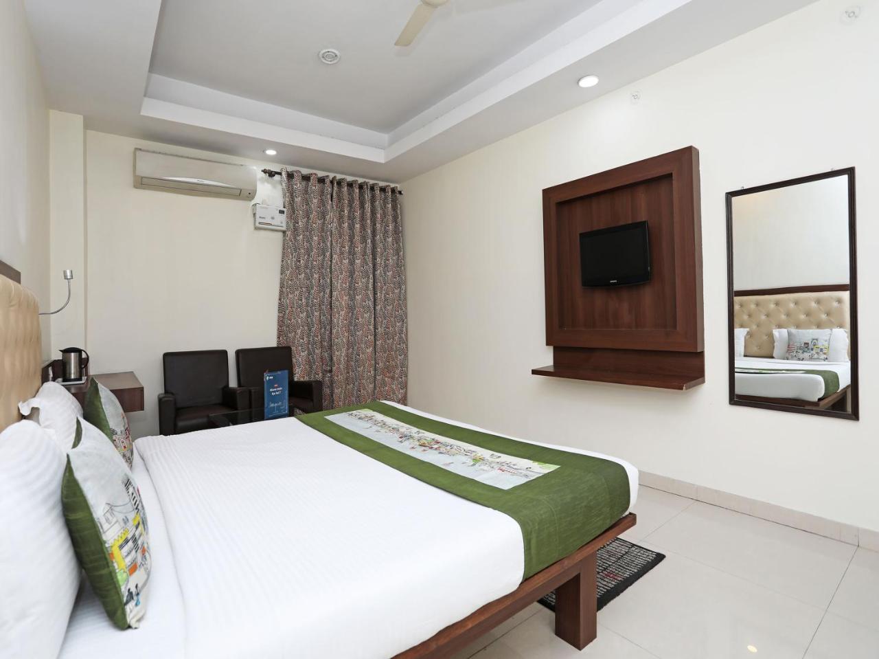 Oyo 680 Hotel Ranjana Heritage Lakhnaú Exteriér fotografie