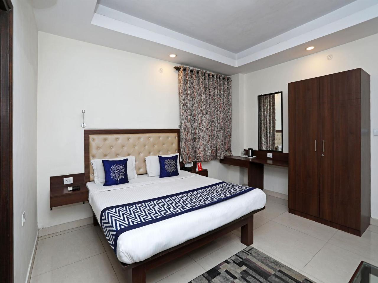 Oyo 680 Hotel Ranjana Heritage Lakhnaú Exteriér fotografie