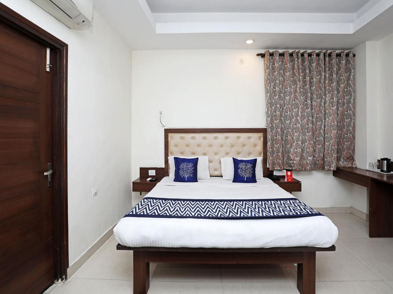 Oyo 680 Hotel Ranjana Heritage Lakhnaú Exteriér fotografie